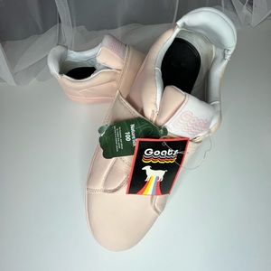 Goats Shoes in Soft Pink NWB size 8.5